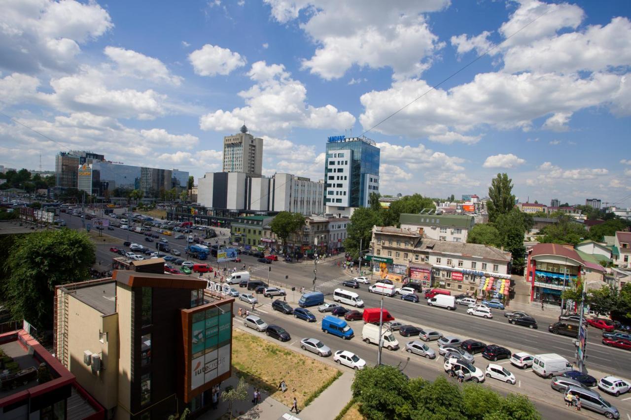 Apartament Curat Si Confortabil Str. Ismail 86 In Centrul Chisinaului Appartement Buitenkant foto