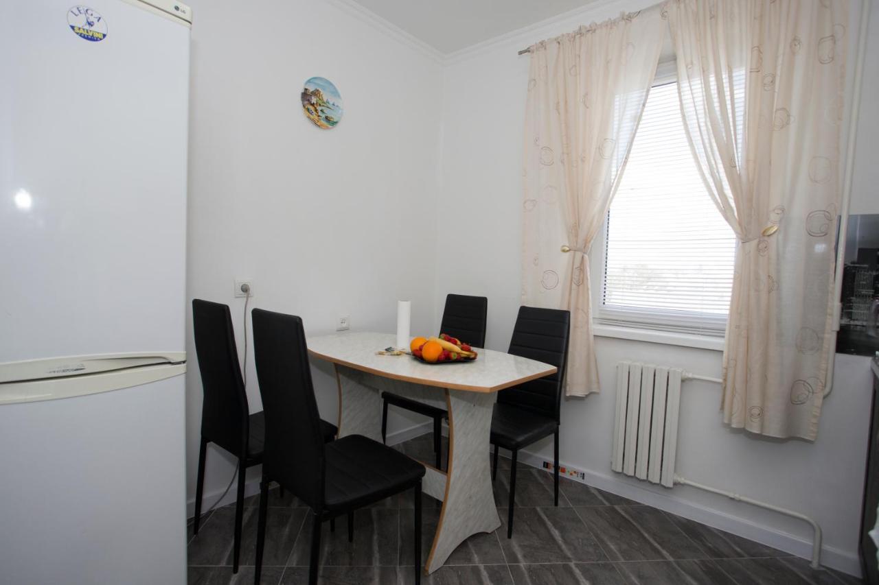 Apartament Curat Si Confortabil Str. Ismail 86 In Centrul Chisinaului Appartement Buitenkant foto